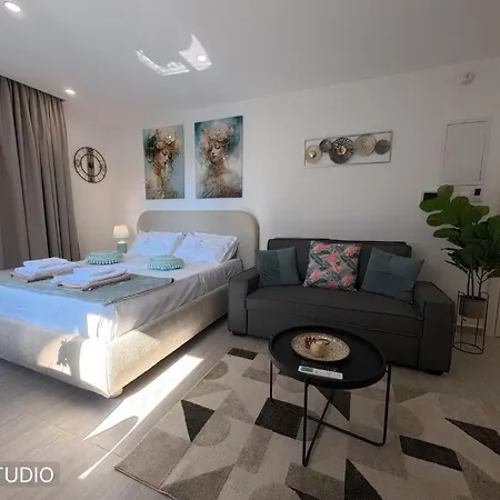 Lazuli Port Aparthotel