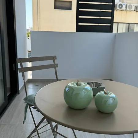 Lazuli Port Aparthotel 3*