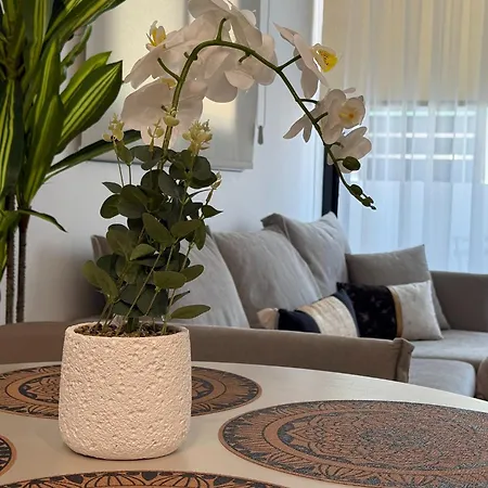 Lazuli Port Residences 4* Larnaca
