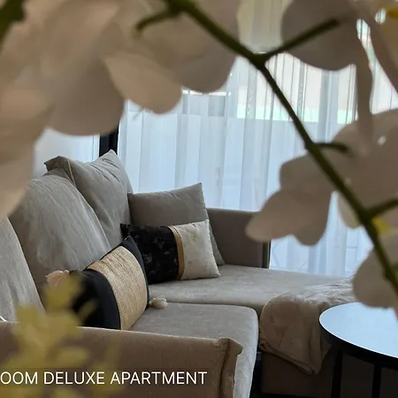 Lazuli Port Aparthotel Larnaca