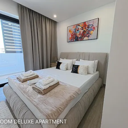 Aparthotel Lazuli Port