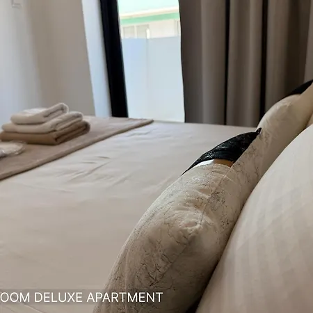 Lazuli Port Aparthotel Larnaca