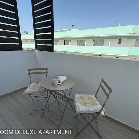 Lazuli Port Aparthotel